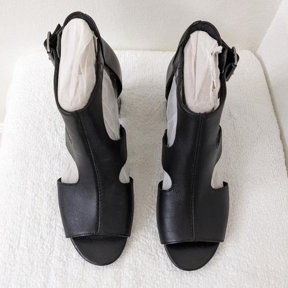 Clarks Deva Heidi open toe  heeled sandals 8.5, 2.5 heel - Picture 2 of 9